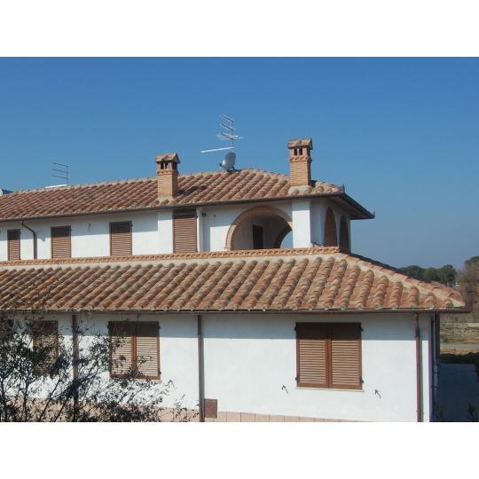 patinas romai cserep romai kolostor mediterran tetocserep cottage farmhouse olasz toszkan tetocserepek antikolt patinas cottage country farmhouse.jpg